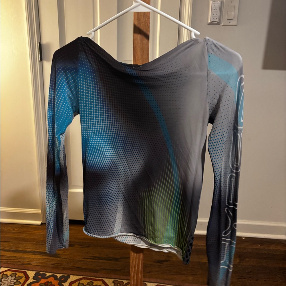 Weekday Multicolor Graphic Top - Picture 6 of 6